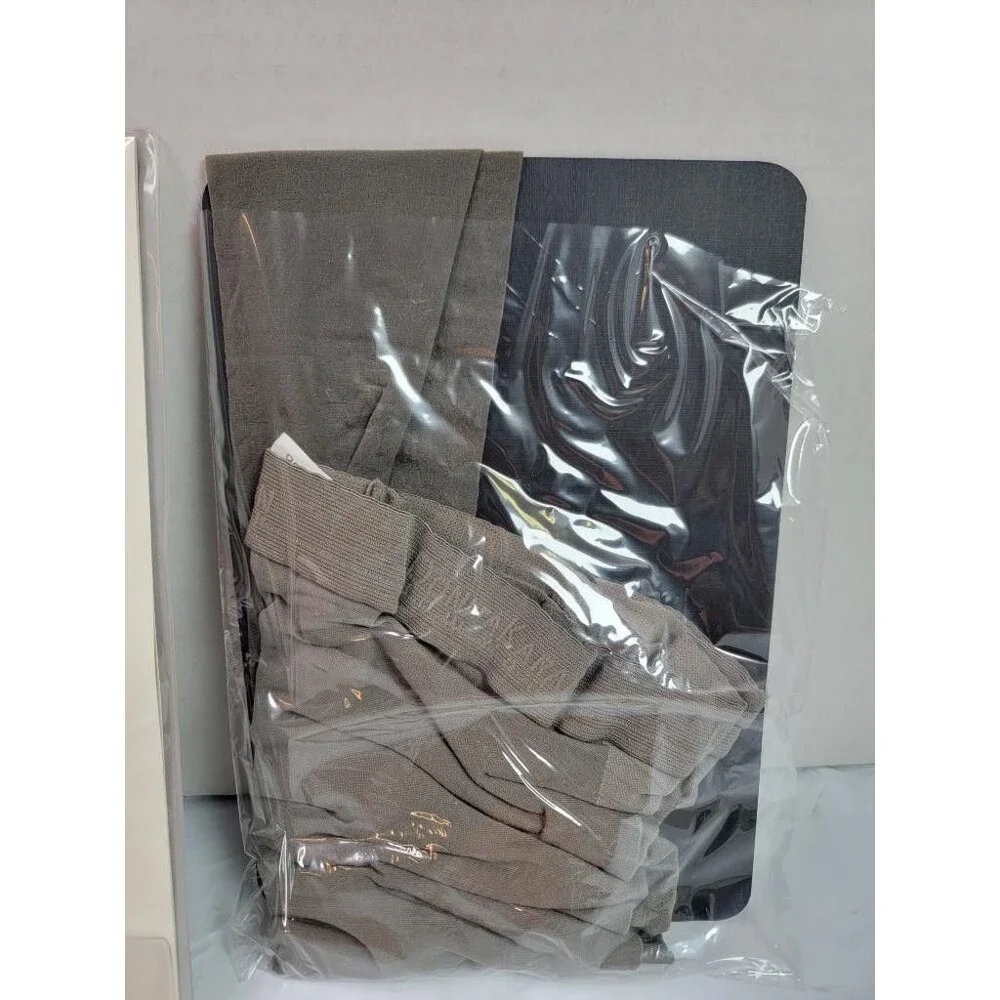 Donna Karan The Nudes Colorwash Essential Toner Tights Olive Small Petite D55